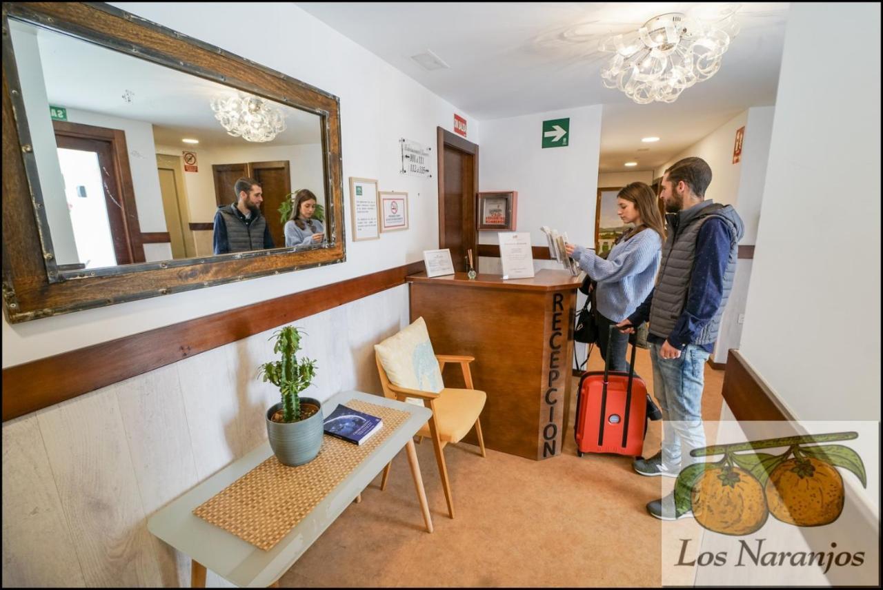 Hostal Y Apartamento Rural Los Naranjos Melegis ภายนอก รูปภาพ