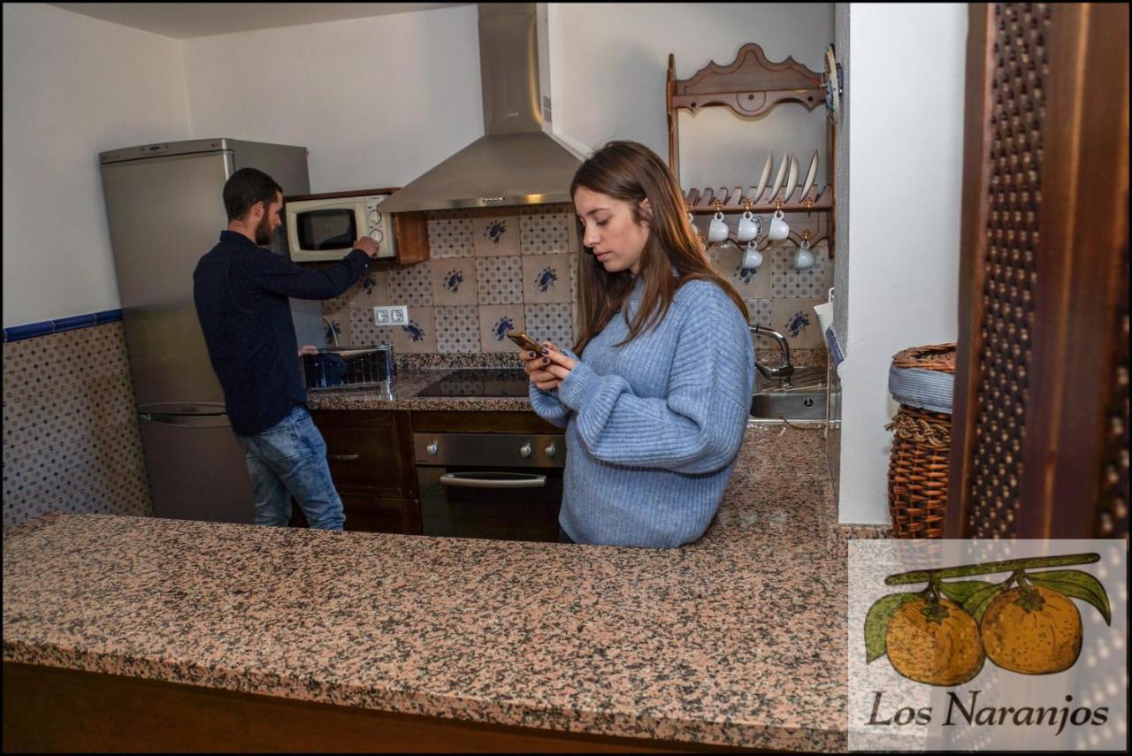 Hostal Y Apartamento Rural Los Naranjos Melegis ภายนอก รูปภาพ