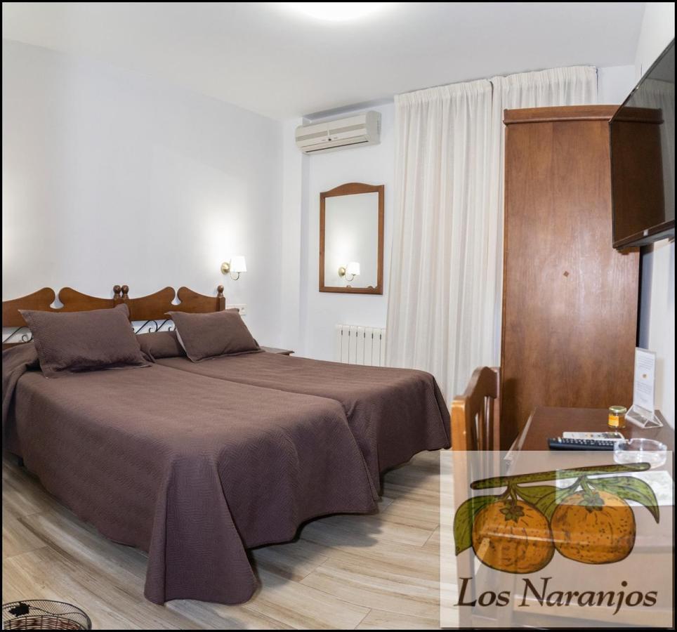 Hostal Y Apartamento Rural Los Naranjos Melegis ภายนอก รูปภาพ