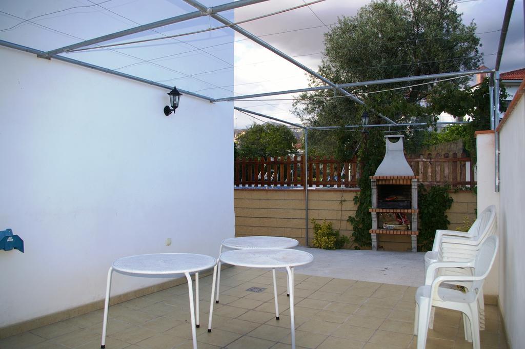 Hostal Y Apartamento Rural Los Naranjos Melegis ภายนอก รูปภาพ