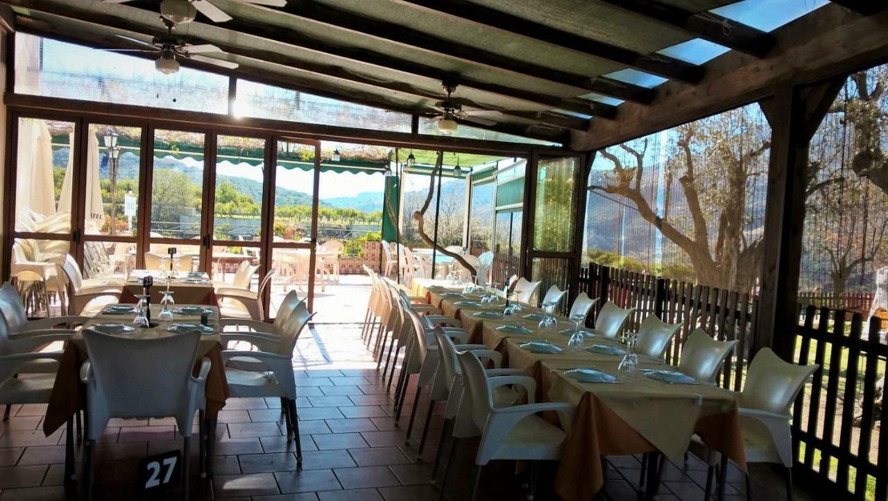 Hostal Y Apartamento Rural Los Naranjos Melegis ภายนอก รูปภาพ